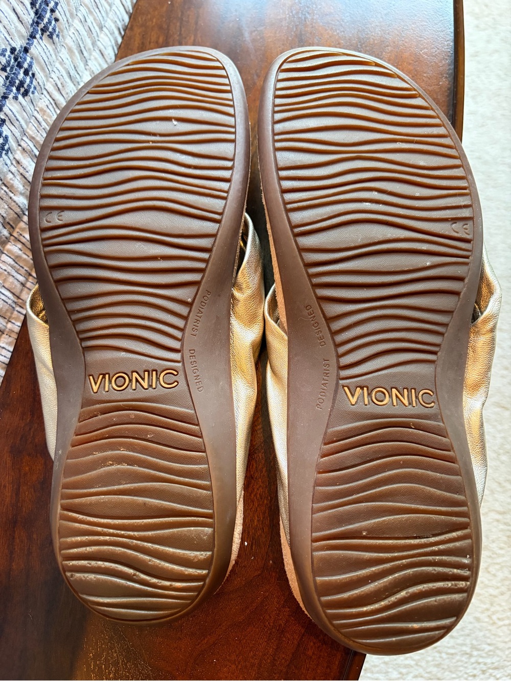 Vionic Metallic Gold Knot Toe-Post Sandals - Picture 2 of 3